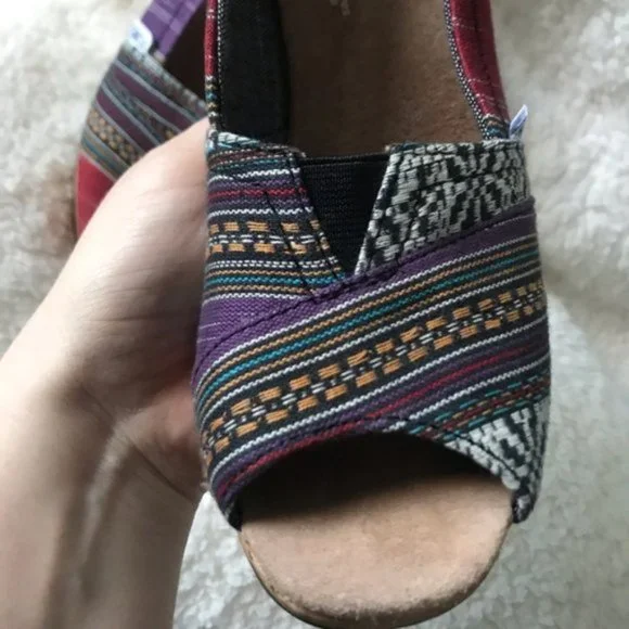TOMS Open Toe Cork Wedges Canvas Navajo Stripe - Picture 14 of 15